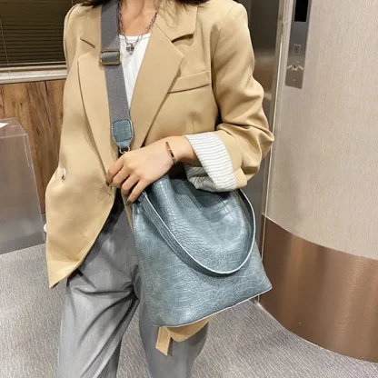 Timeless Beauty Bucket Bag - Image 5