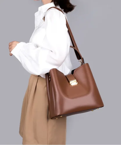 Spacious Chic Bucket Bag - Image 5