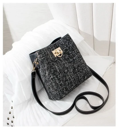 Trendy Elegance Bucket Bag - Image 3