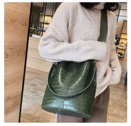 Stylish Elegance Bucket Bag - Image 6