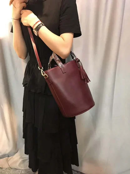 Chic Crossbody Bucket Bag - Image 6