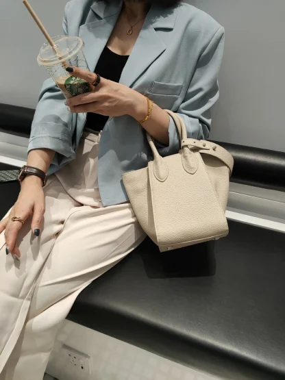 Solid Chic Bucket Bag - Image 4