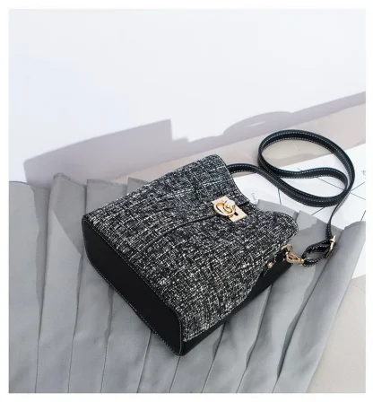 Trendy Elegance Bucket Bag - Image 4
