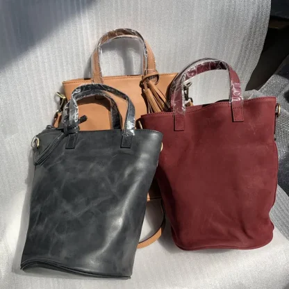 Chic Crossbody Bucket Bag - Image 3
