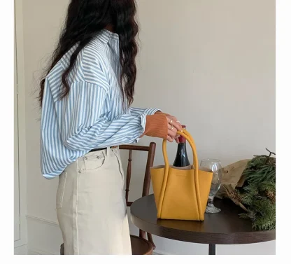 Sleek Simplicity Bucket Bag - Image 3