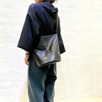 Casual Comfort Bucket Bag - Image 2